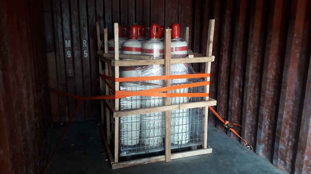 Melayani lashing barang eksport