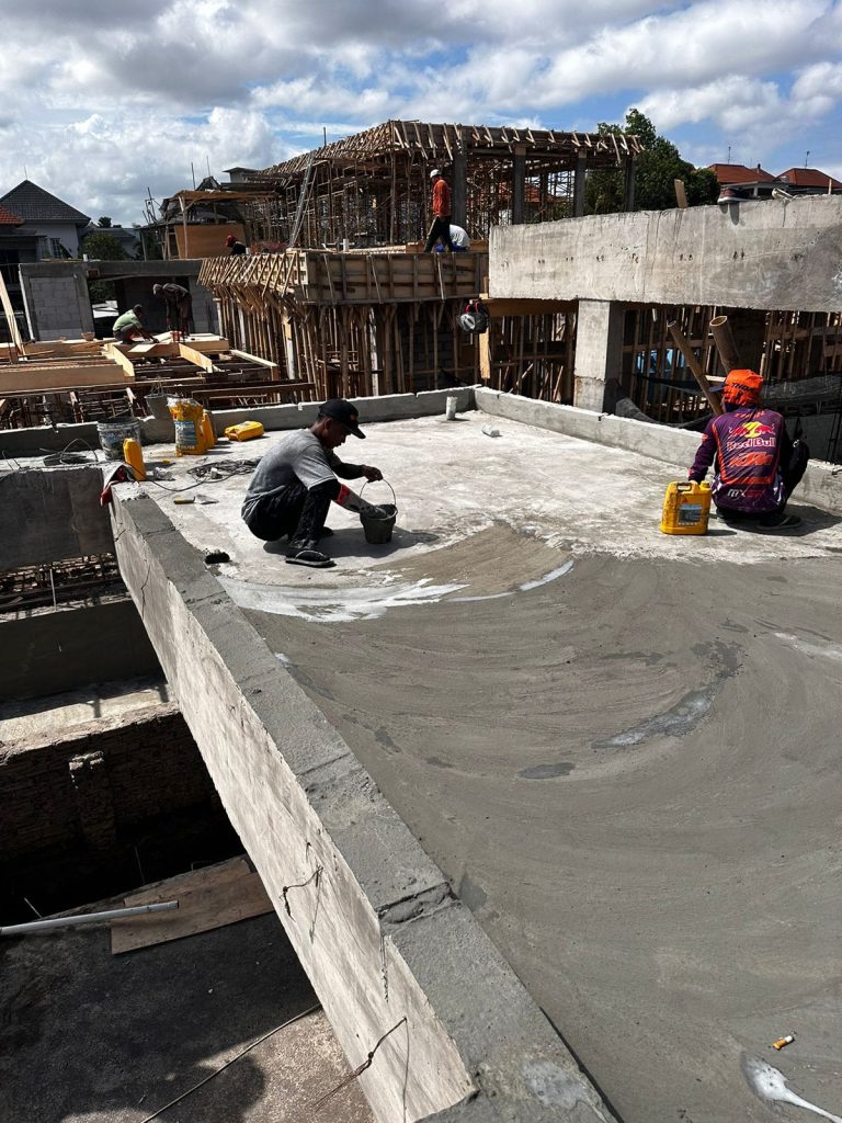 perbaikan kolam renang di Bali3