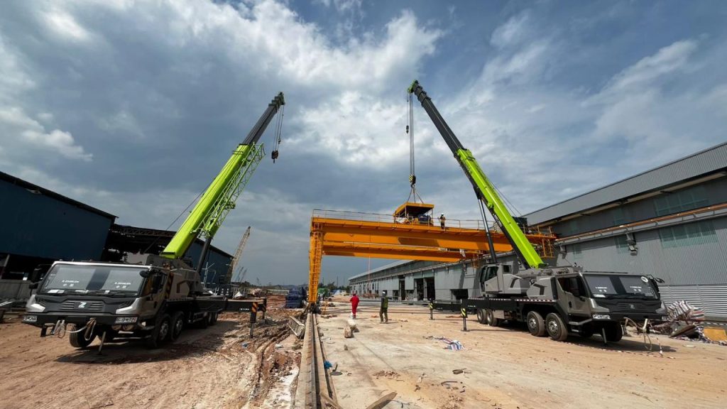 Lori Crane Batam Rental Sewa Jasa Crane di Batam terbaru